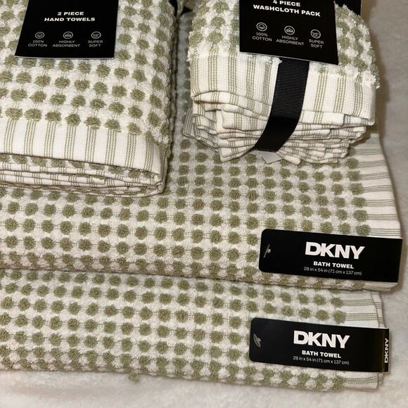 DKNY Bath Towel Set Green White Pattern 8 Pieces Total NWT - Picture 3 of 7